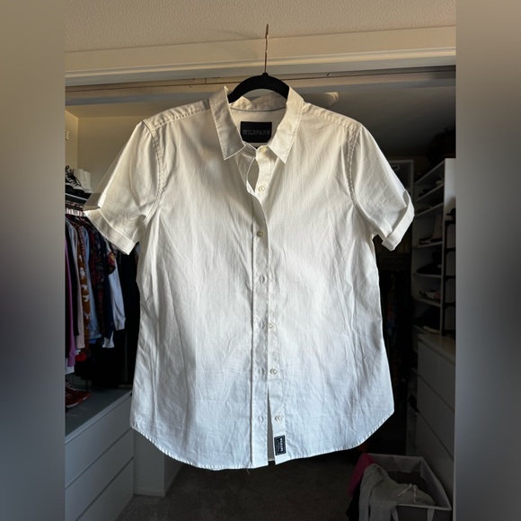 NWOT Wildfang Essential Oxford Button Up - Size Medium - Picture 4 of 9
